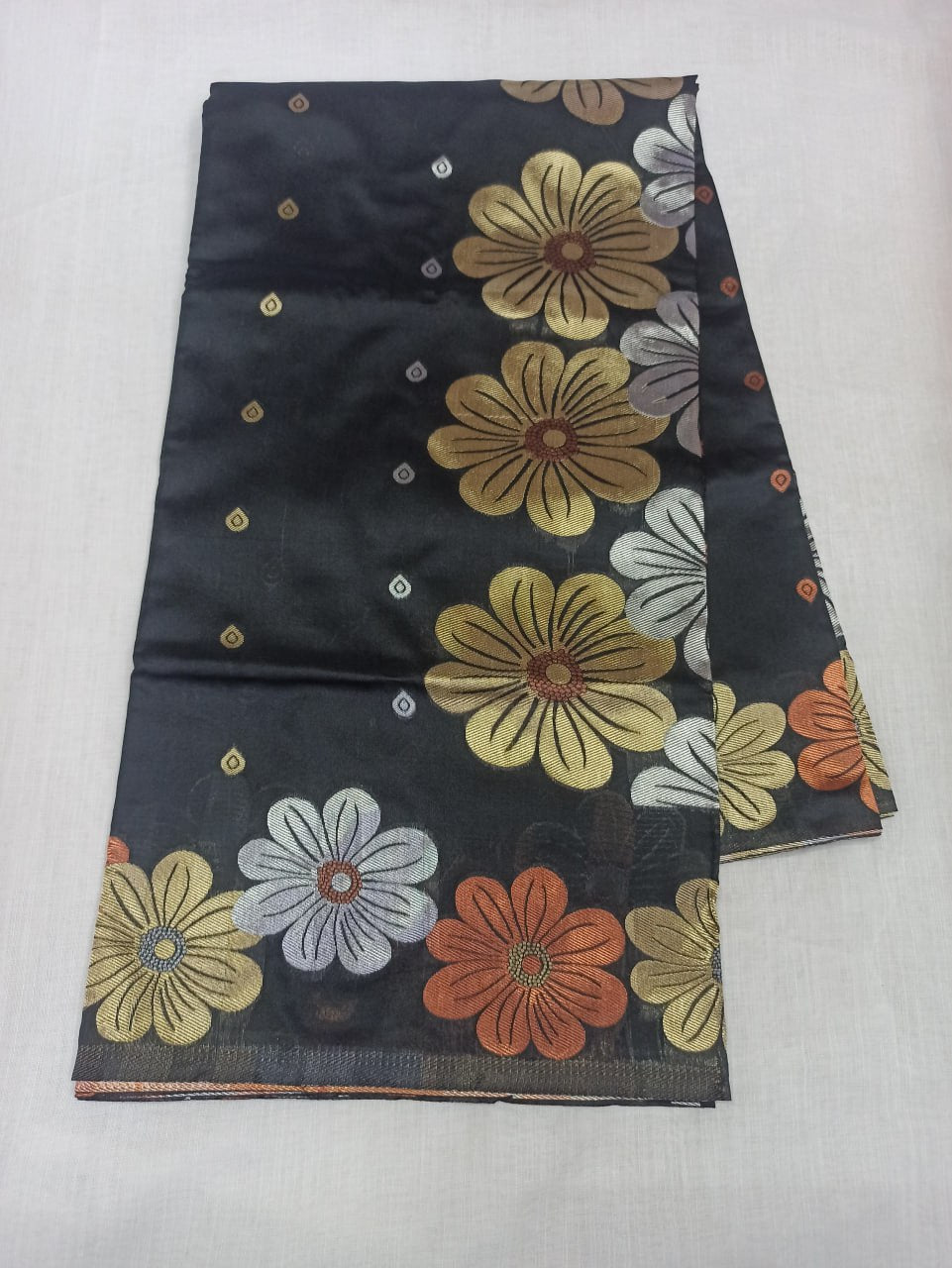 Monteliv Banarasi Soft Lichi Silk Saree
