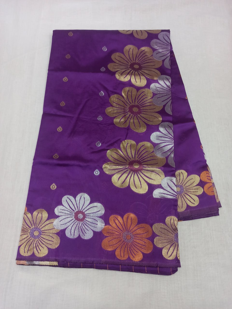 Monteliv Banarasi Soft Lichi Silk Saree