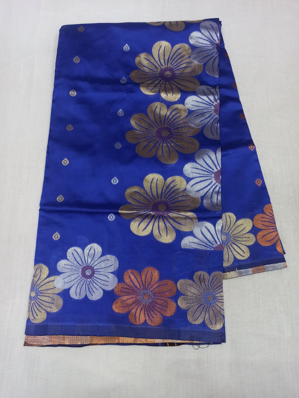 Monteliv Banarasi Soft Lichi Silk Saree