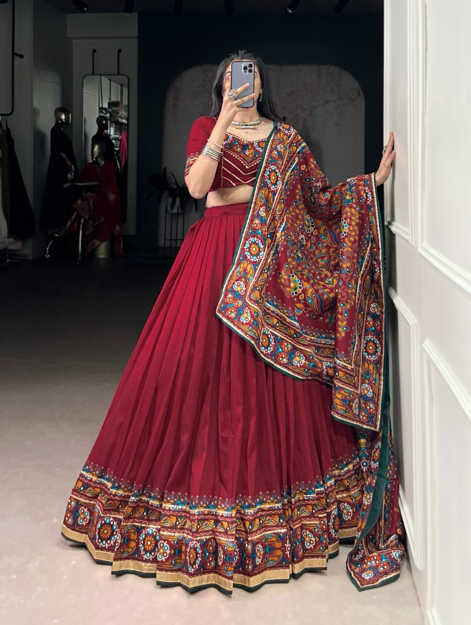 Monteliv Dolla Silk Chaniya Choli Set with Foil Work & Dupatta