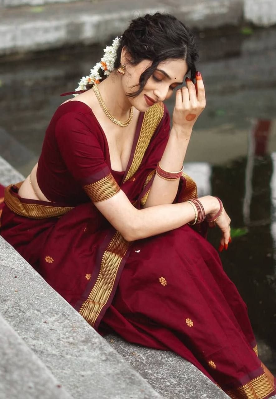Monteliv Banarasi Soft Lichi Silk Saree